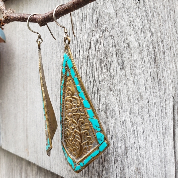 Two Tone Botanical Statement Earring With Turquiose - Picture 4 of 9